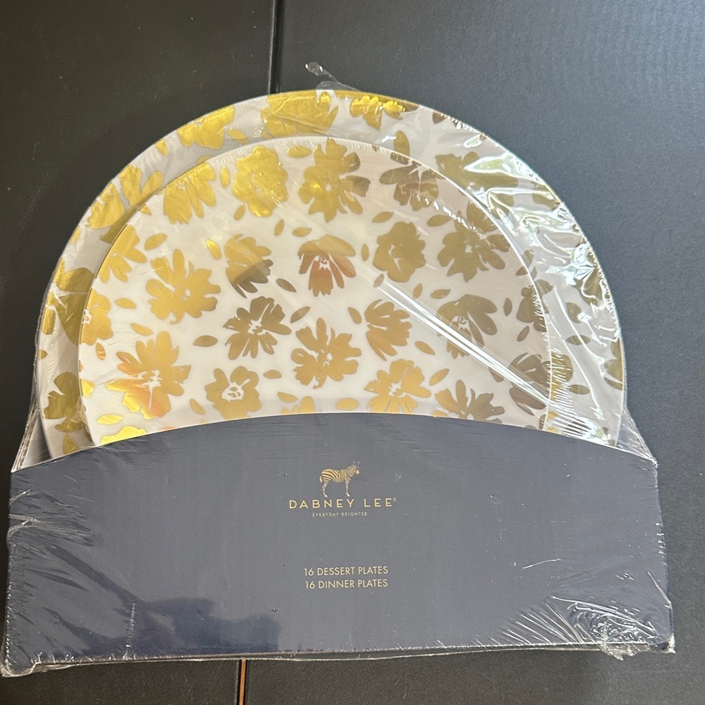 Dabney Lee, 16 dinner and dessert plates bundle with gold flowers